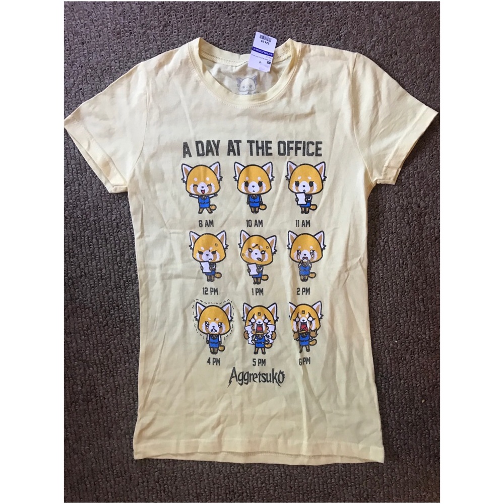 Aggretsuko tshirt!💛🔥